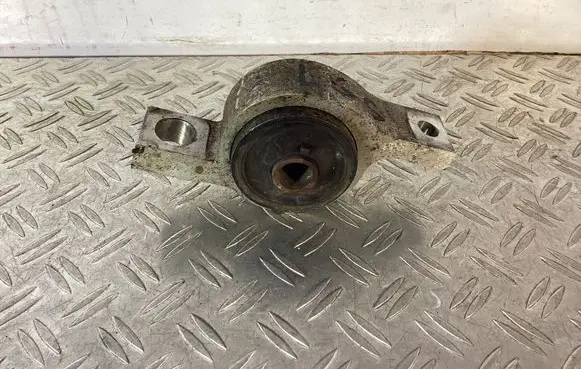 Lexus GS 250 350 300H 450H Engine mount bracket 4865524070