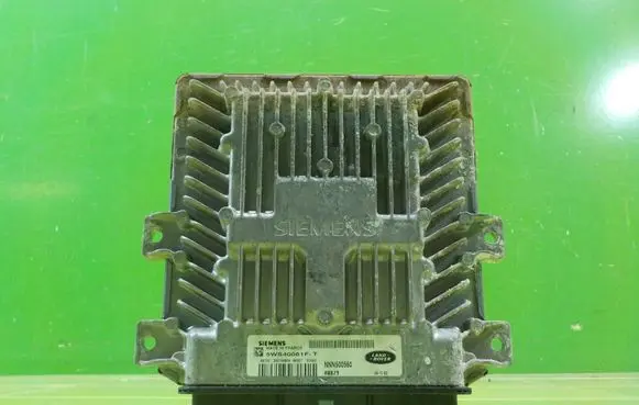 Land Rover Discovery Engine control unit/module NNN500560 XP67