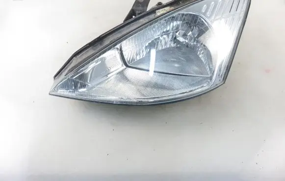 Ford Focus Headlight/headlamp 