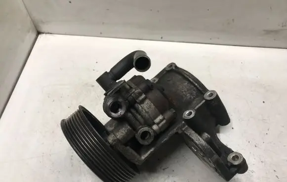 KIA Sorento Power steering pump