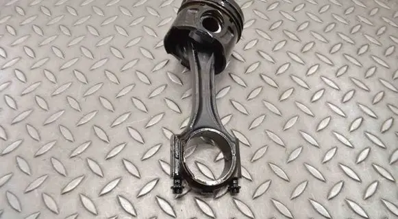Jaguar XF X250 Piston 