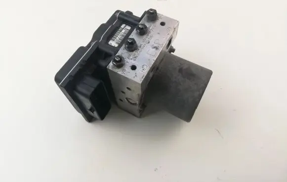 Audi A4 S4 B8 8K ABS Pump 8K0907379BG KL3395
