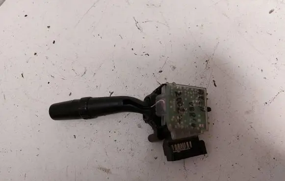 Toyota Avensis T220 Wiper control stalk 173654