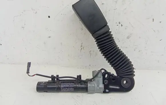 BMW 5 F10 F11 Front seatbelt buckle 615796400B