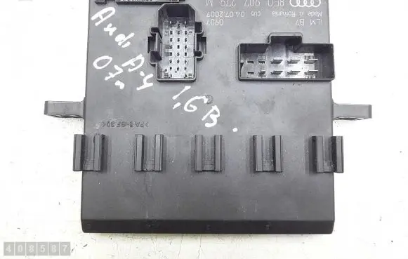 Audi A4 S4 B7 8E 8H Engine control unit/module 8e0907279m