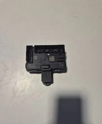 Volkswagen Jetta VII Door control unit/module 5Q4959393P A2C7770850200