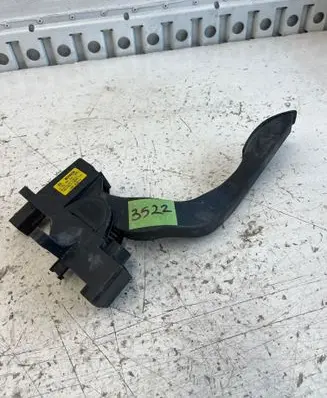 Iveco Daily 3rd gen Accelerator throttle pedal 0281002632 504061734 492304016