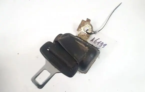 Middle seatbelt (rear)