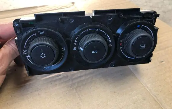 Peugeot Partner Climate control unit 69947013