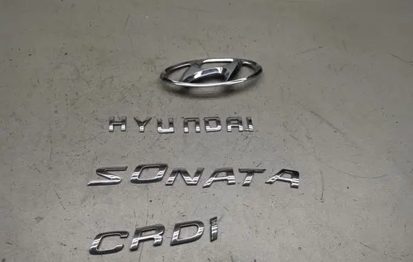 Hyundai Sonata Manufacturers badge/model letters 