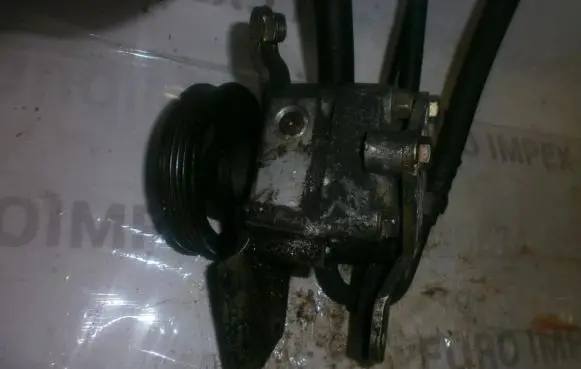 Nissan Primera Power steering pump