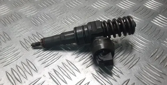 Skoda Fabia Mk2 (5J) Fuel injector 038130073BP 0414720314