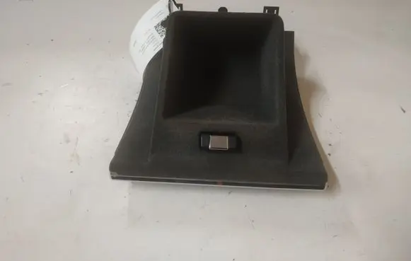 Citroen C6 Glove box