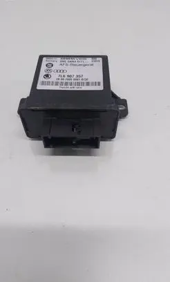 Volkswagen Touareg I Light module LCM 7L6907357 5WK49171