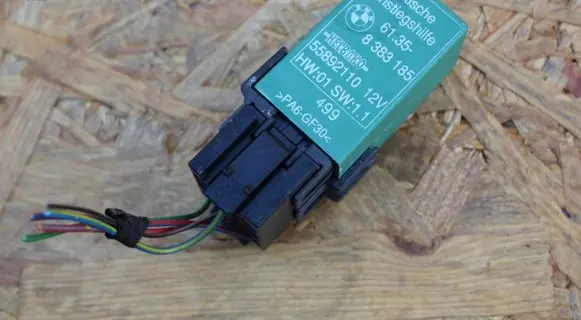BMW 7 E38 Other relay 8383185