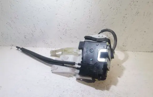 Hyundai ix35 Front door lock 813202Y000