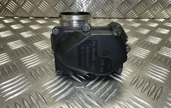 Volkswagen Tiguan Throttle valve 03L128063E