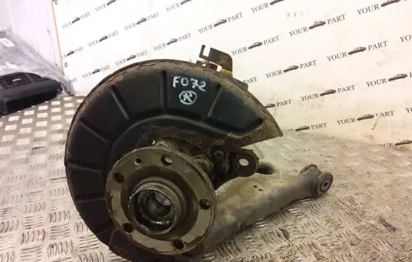 Skoda Yeti (5L) Front wheel hub spindle knuckle
