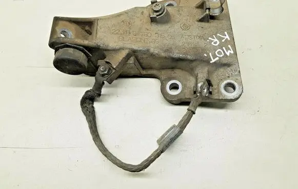 BMW 5 E60 E61 Engine mounting bracket 6760315 nr6018