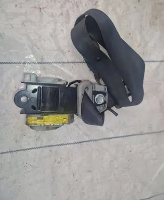 Mitsubishi Pajero Front seatbelt N1684