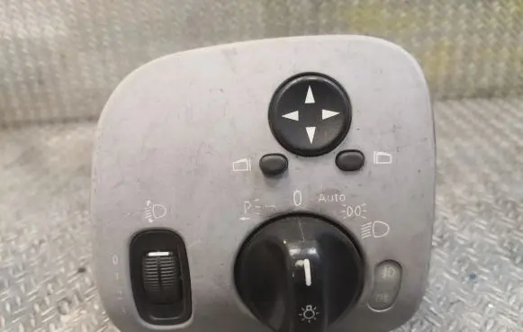 Mercedes-Benz C W203 Light switch 2035451404
