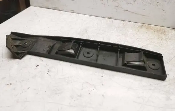 Front bumper mounting bracket