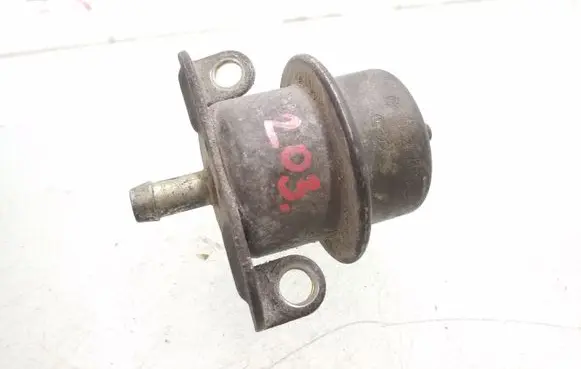 BMW 5 E34 Fuel pressure regulator 0280160225