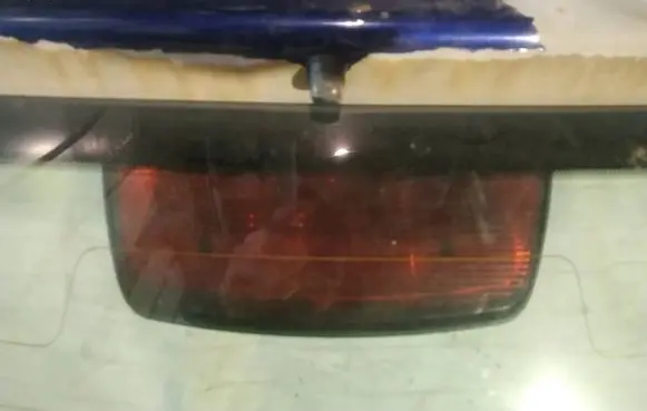 Nissan Micra Third/center stoplight