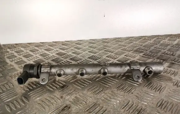 Fuel main line pipe