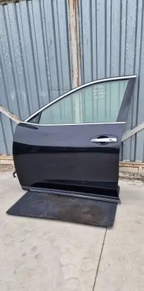 Nissan X-Trail T32 Front door