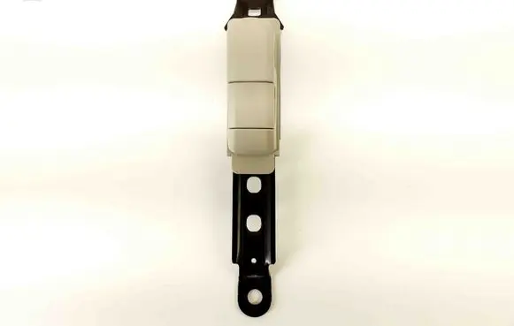 Nissan X-Trail T32 Seat belt height adjuster K7819