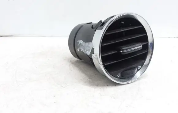 Peugeot 308 Dash center air vent grill 9658515377