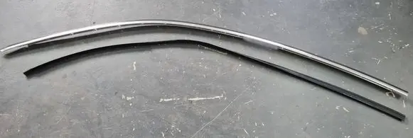 Roof trim bar molding cover