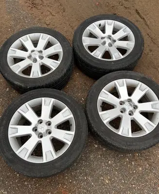 Mitsubishi Outlander R18 alloy rim 
