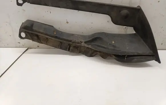 Audi TT TTS RS Mk3 8S Fender end trim 8S0821170A