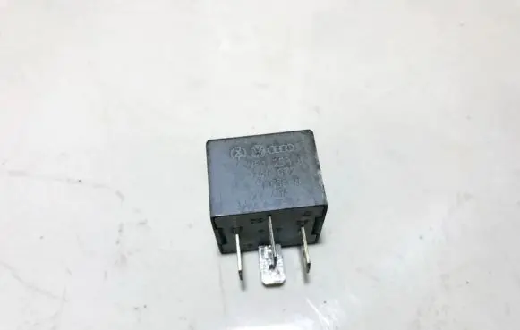 Volkswagen Touareg I Other relay 141951253b 20240072