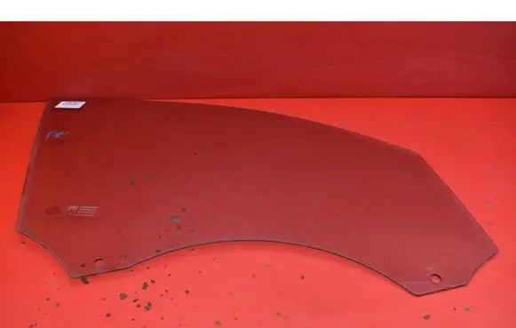 Audi Q5 SQ5 8R Front door window glass four-door 