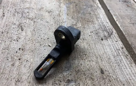 Audi A6 S6 C5 4B Intake air temperature sensor 058905379