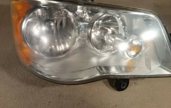 Chrysler Town & Country V Headlight/headlamp