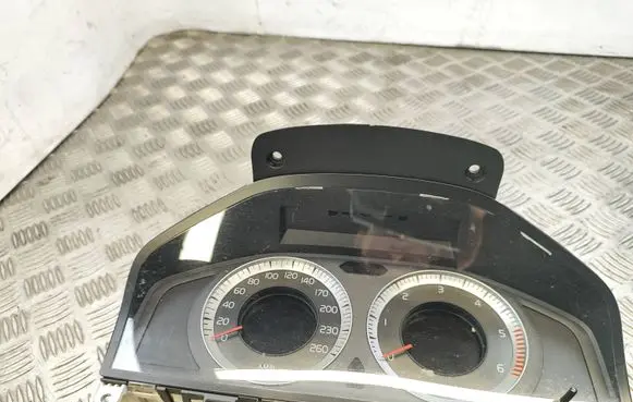 Volvo S60 Speedometer (instrument cluster) 31270901AA 69399320U