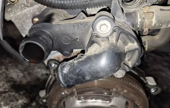 Seat Ibiza IV (6J,6P) Engine coolant pipe/hose 032121111