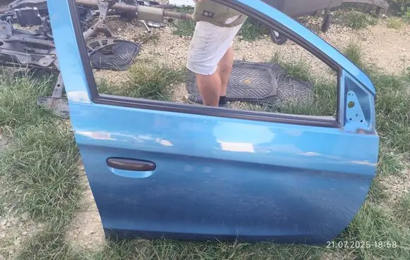Mitsubishi Space Star Front door T69
