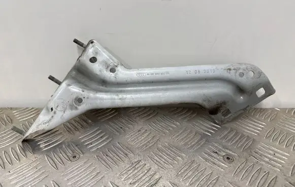 Audi Q5 SQ5 Fender mounting bracket 8R0821135