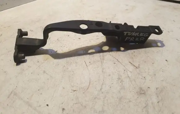 Volkswagen Touareg I Headlight/headlamp mounting bracket 7L0805733