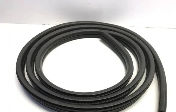 Iveco Daily 3rd gen Front door rubber seal 504364956