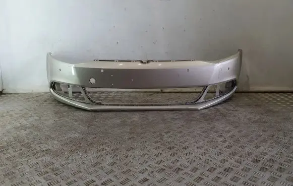 Volkswagen Jetta VI Front bumper 5C6807221B 5C6807217A 5C6807217F
