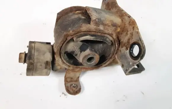 Toyota Corolla E120 E130 Engine mount bracket