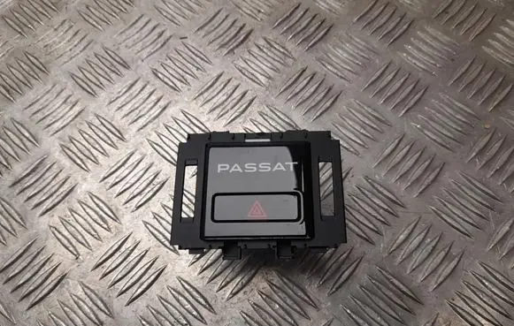 Volkswagen PASSAT B8 Hazard light switch 3G1858091C