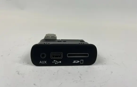 Maserati Ghibli AUX in-socket connector 670102009 68332335AB