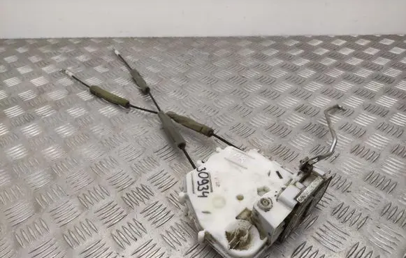 Honda FR-V Front door lock